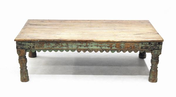 



Tavolo Takhat, India, sec. XX  - Asta COLLECTIBLES, Mobili, Arredi e Dipinti dal secolo XVI al XX - Poggio Bracciolini Casa d'Aste