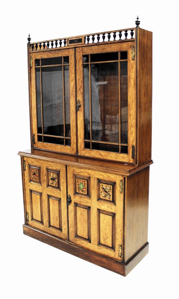 Mobile doppio corpo, Inghilterra, inizi sec. XX  - Asta COLLECTIBLES, Mobili, Arredi e Dipinti dal secolo XVI al XX - Poggio Bracciolini Casa d'Aste