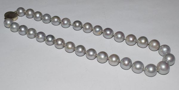



COLLANA GIROCOLLO DI PERLE 