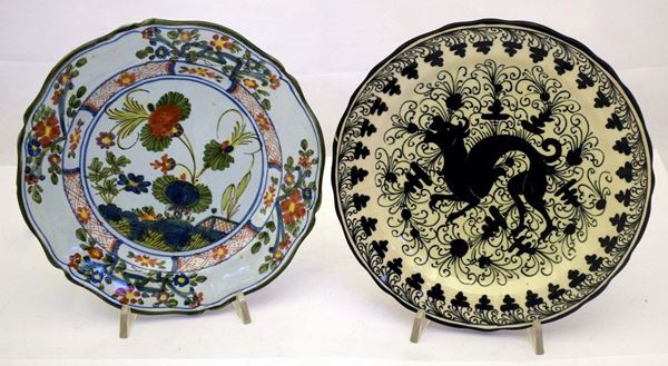 Quattro piattini Faenza sec. XX  - Asta COLLECTIBLES, Mobili, Arredi e Dipinti dal secolo XVI al XX - Poggio Bracciolini Casa d'Aste