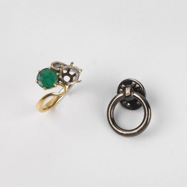 



ANELLO IN ORO GIALLO, ORO BIANCO 18KT E SMERALDO