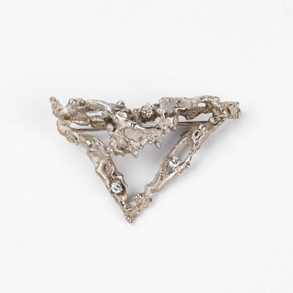 



SPILLA IN ORO BIANCO 18KT E DIAMANTI