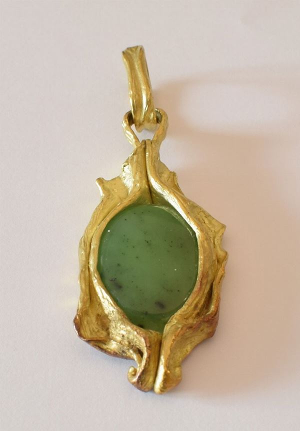 



PENDENTE, SFORZA , IN ORO GIALLO 18KT E GIADEITE
