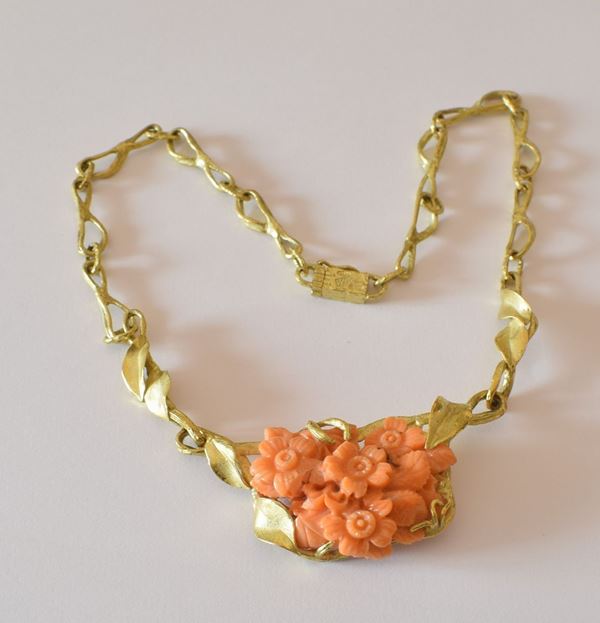 



COLLANA GIROCOLLO , SFORZA IN ORO 18KT E CORALLO