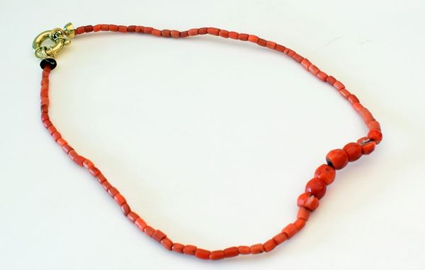 



COLLANA DI CORALLO&nbsp; 