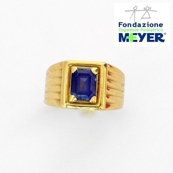 



ANELLO IN ORO GIALLO 18KT E PIETRA