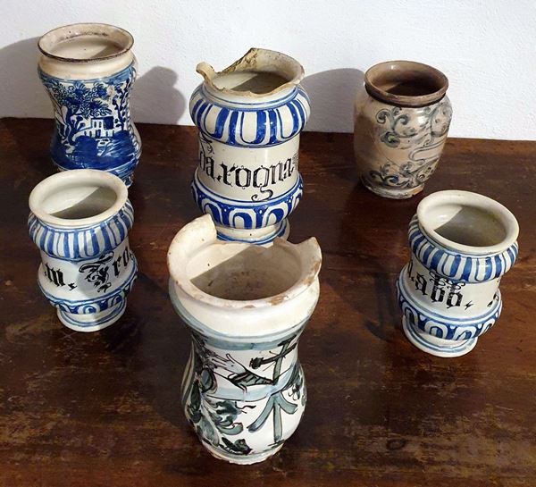 



Sei Albarelli, sec. XVIII   - Asta MOBILI, ARREDI E OGGETTI D'ARTE - Poggio Bracciolini Casa d'Aste