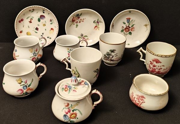 N. 8 tazzine, 3 piattini , sec.XVIIIe XIX  - Asta MOBILI E ARREDI - Poggio Bracciolini Casa d'Aste