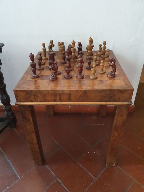 Tavolino da gioco, secolo XIX