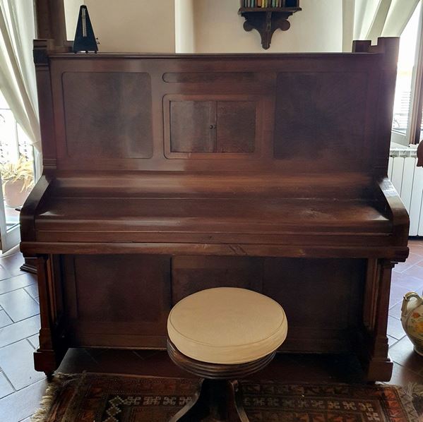 Pianoforte verticale, secolo XX