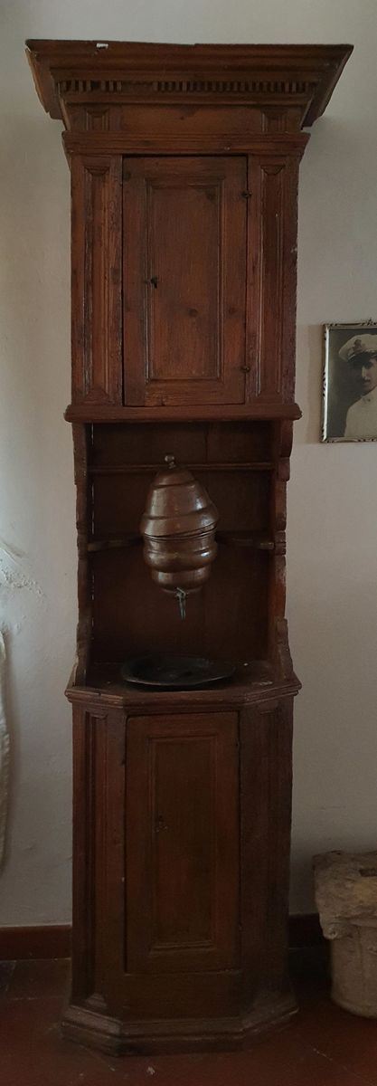 



Mobile con acquamanile, Toscana, secolo XIX   - Asta MOBILI, ARREDI E OGGETTI D'ARTE - Poggio Bracciolini Casa d'Aste