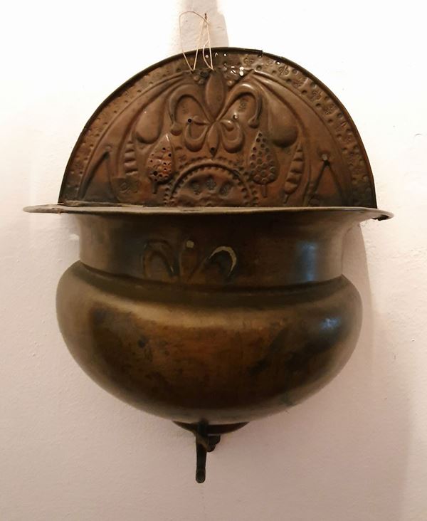 Acquamanile da parete, Toscana, secolo XVIII   - Asta MOBILI, ARREDI E OGGETTI D'ARTE - Poggio Bracciolini Casa d'Aste