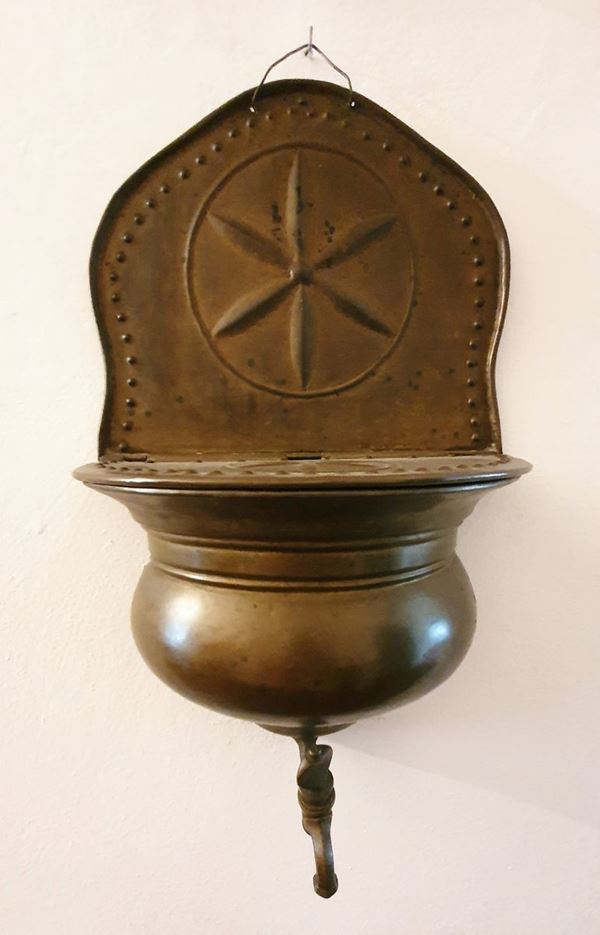 



Acquamanile da parete, Toscana, secolo XVIII  - Asta MOBILI, ARREDI E OGGETTI D'ARTE - Poggio Bracciolini Casa d'Aste
