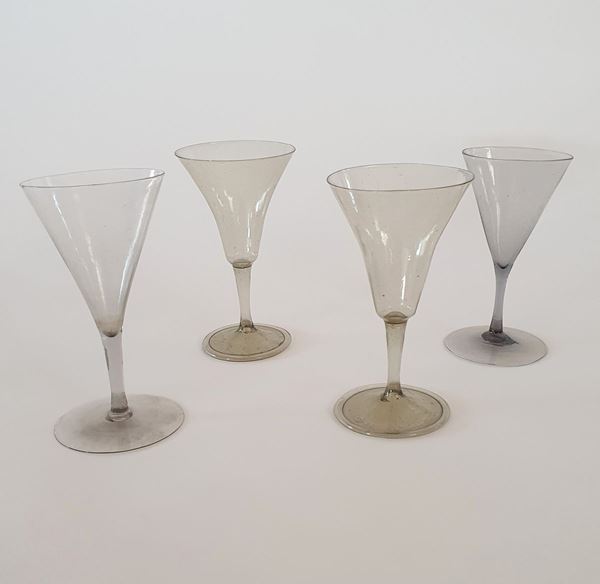 Quattro bicchieri in vetro, secolo XVIII
