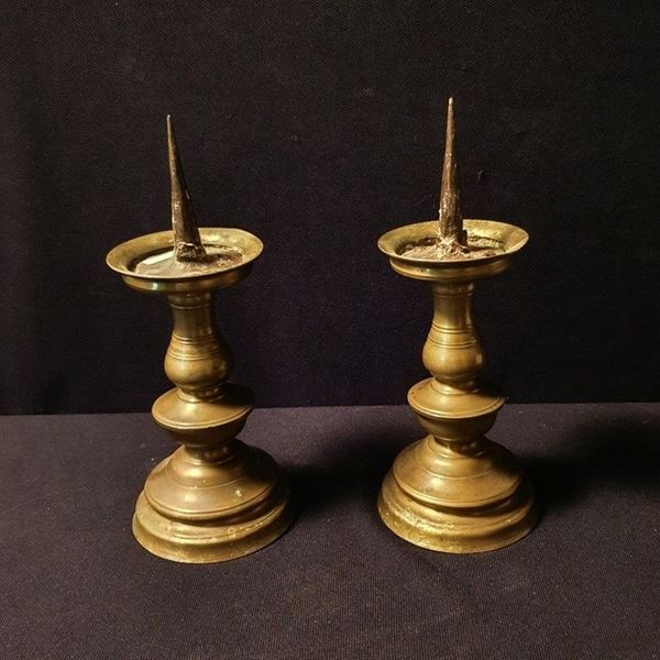



Coppia di candelieri, Toscana, secolo XVII  - Asta MOBILI, ARREDI E OGGETTI D'ARTE - Poggio Bracciolini Casa d'Aste