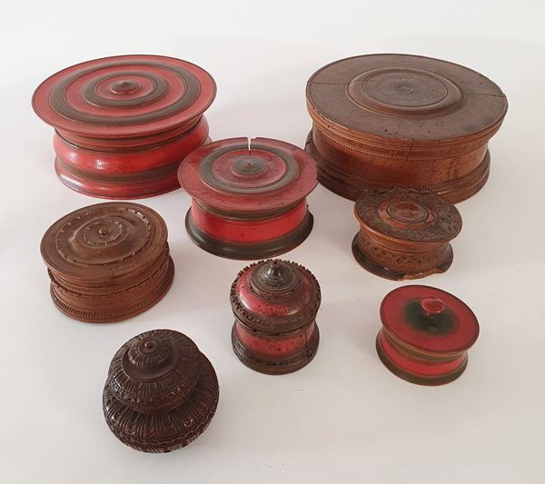 



Collezione di otto scatole, secoli XVII-XIX   - Asta MOBILI, ARREDI E OGGETTI D'ARTE - Poggio Bracciolini Casa d'Aste