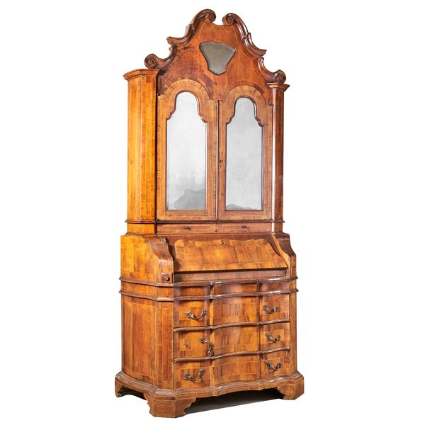 



Credenza a doppio corpo, Veneto, secolo XVIIl