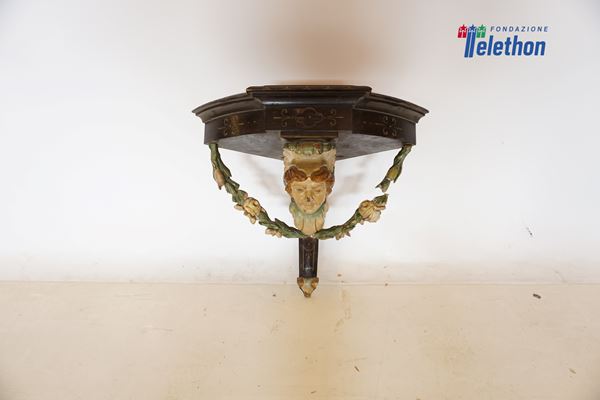 Mensolina angolare, sec. XIX  - Asta MOBILI, ARREDI E OGGETTI D'ARTE - Poggio Bracciolini Casa d'Aste
