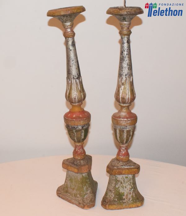 Coppia di candelieri, sec. XVIII  - Asta Arredi e Mobili dal XVII al XX secolo - Poggio Bracciolini Casa d'Aste