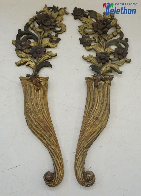 



Coppia di cornucopie, sec. XVIII
