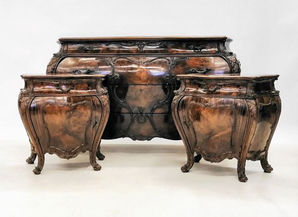 Cassettone e coppia di comodini, in stile Luigi XV  - Asta MOBILI, ARREDI E OGGETTI D'ARTE - Poggio Bracciolini Casa d'Aste