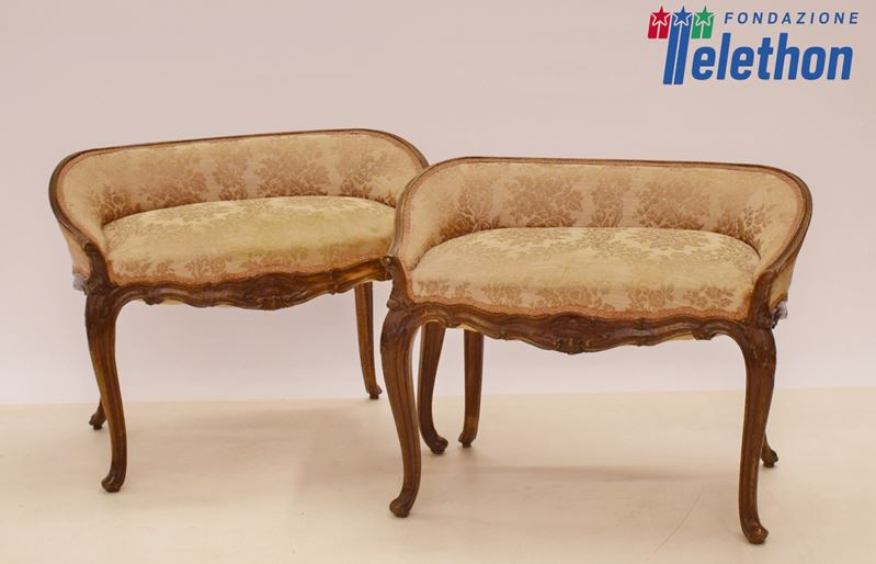 Coppia di Poltroncine da Camera, in Stile Settecento