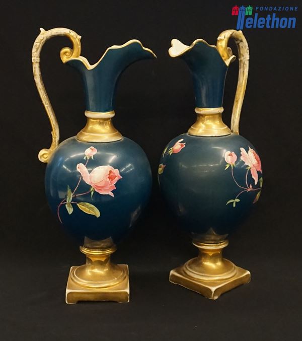Coppia grandi brocche, sec. XX  - Asta ANTIQUARIATO: ARREDI MOBILI E OGGETTI D'ARTE - Poggio Bracciolini Casa d'Aste