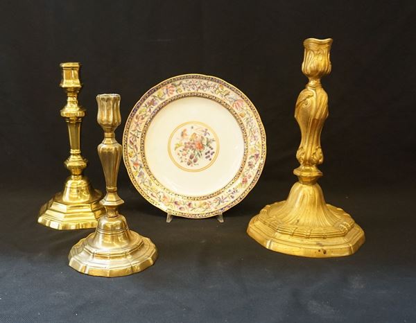 Tre candelieri, in stile Settecento  - Asta ANTIQUARIATO: ARREDI MOBILI E OGGETTI D'ARTE - Poggio Bracciolini Casa d'Aste