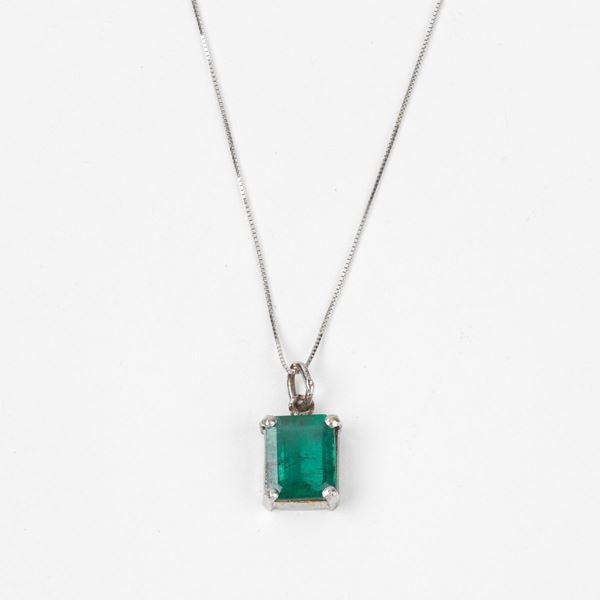



PENDENTE IN ORO BIANCO 18 KT CON SMERALDO 