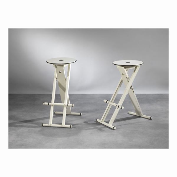 COPPIA DI SGABELLI PIEGHEVOLI  - Asta DESIGN | ARREDI, ILLUMINAZIONI, CERAMICHE E VETRI DEL SECOLO XX - Poggio Bracciolini Casa d'Aste