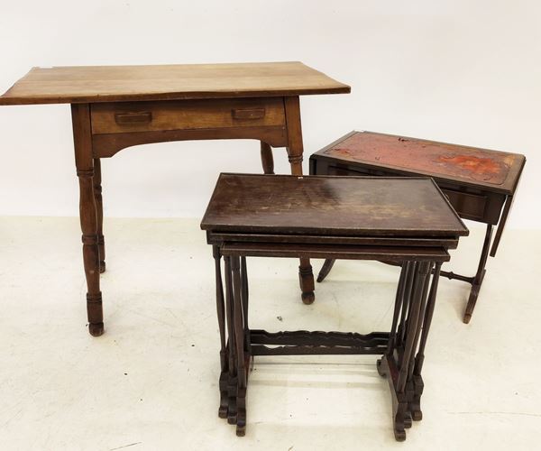 Piccolo scrittoio, sec. XX   - Asta ANTIQUARIATO: ARREDI MOBILI E OGGETTI D'ARTE - Poggio Bracciolini Casa d'Aste