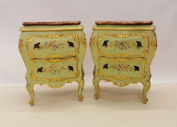 Coppia di comodini, sec. XX  - Asta MOBILI, ARREDI E OGGETTI D'ARTE - Poggio Bracciolini Casa d'Aste