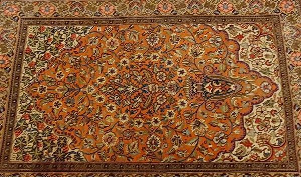 Tappeto persiano, sec. XX  - Asta MOBILI, ARREDI E OGGETTI D'ARTE - Poggio Bracciolini Casa d'Aste