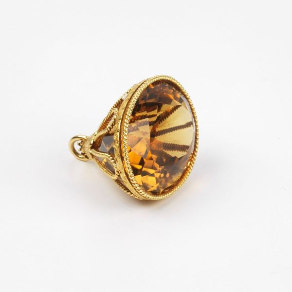 



PENDENTE IN ORO GIALLO 18KT E QUARZO CITRINO