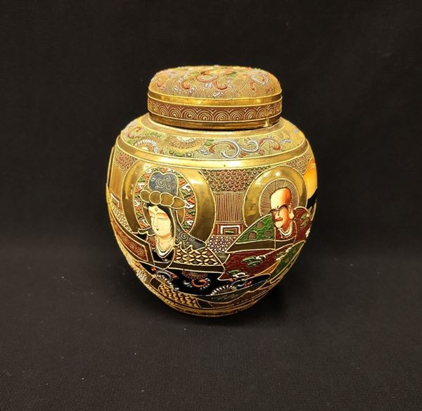 



Vaso, Satsuma Giappone sec XX,   - Asta MOBILI E ARREDI - Poggio Bracciolini Casa d'Aste