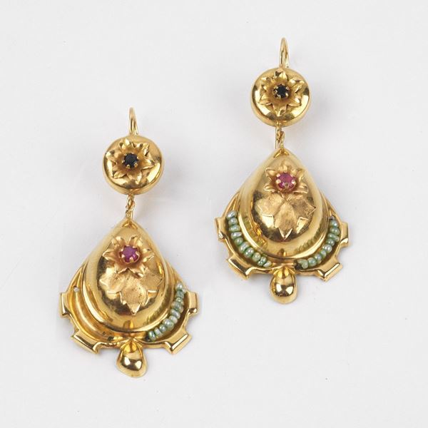 



PAIO DI ORECCHINI PENDENTI IN ORO GIALLO 18KT  - Asta GIOIELLI E ARGENTI - Poggio Bracciolini Casa d'Aste
