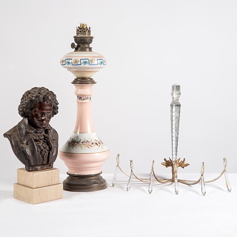 Busto di Beethoven, metallo brunito, sec. XX, alt. cm 30