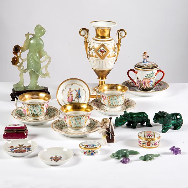 



Diciotto oggetti, sec. XX