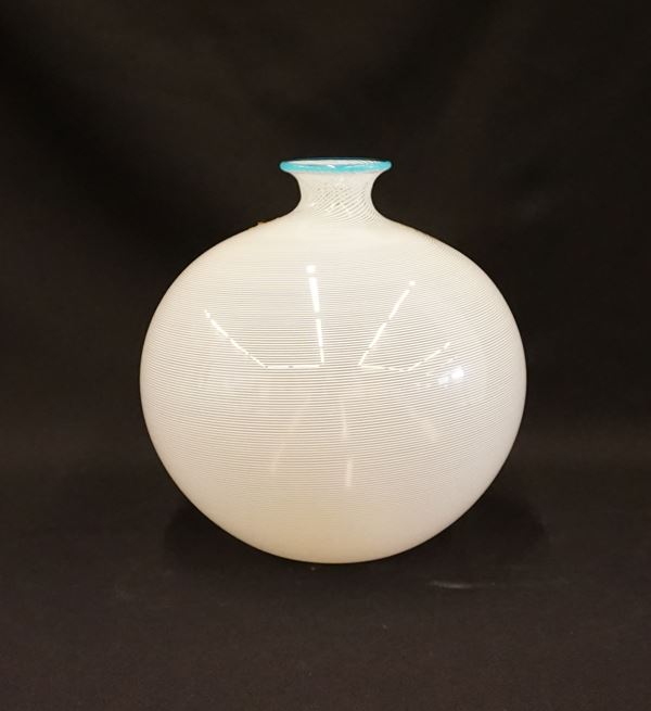 



Vaso, secolo XX  - Asta MOBILI, ARREDI E OGGETTI D'ARTE - Poggio Bracciolini Casa d'Aste