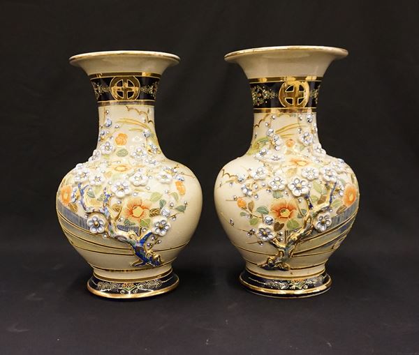 



Coppia di vasi, arte orientale, sec. XX.