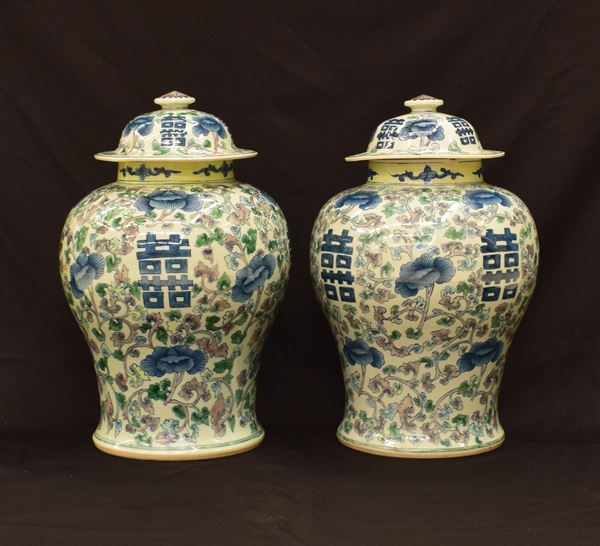



Coppia di potiche, arte orientale, sec. XX