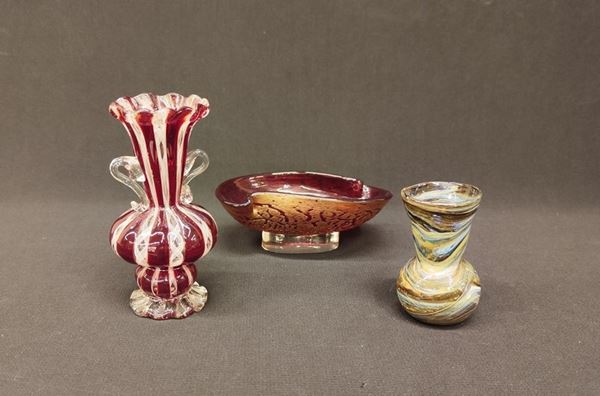Due piccoli vasi ed una coppetta, secolo XX