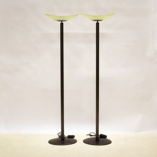 



Coppia di piantane, produzione Artemide, modello Tebe, design Ernesto Gismondi
