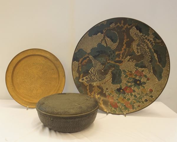 



Tre vassoi ed una scatola, arte medio orientale, sec. XX