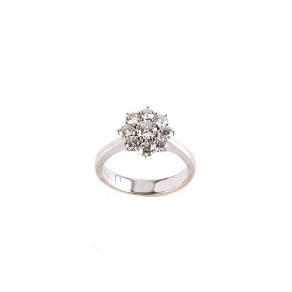 



ANELLO IN ORO 18KT E DIAMANTI