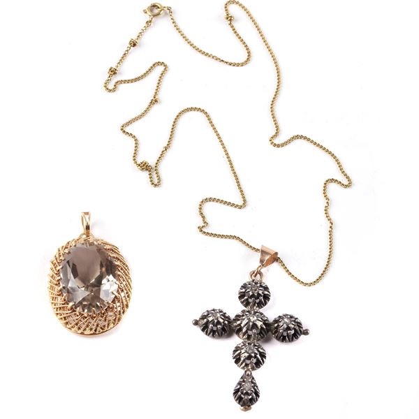 COLLANA  CON PENDENTE IN ORO GIALLO 18KT E PIETRA