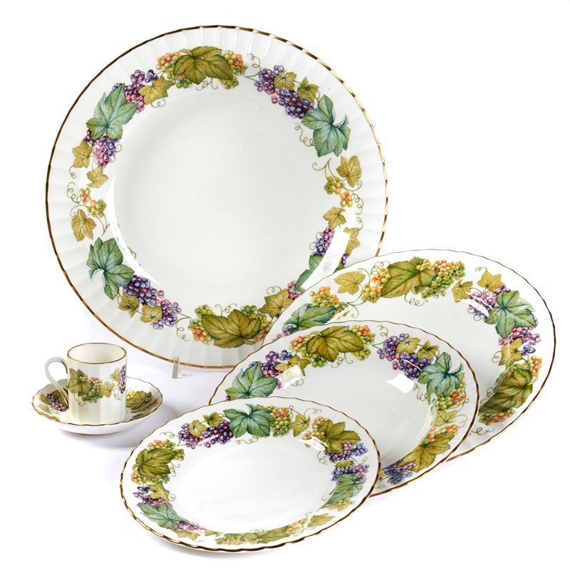 Servito di piatti, Inghilterra, sec. XX, manifattura Royal Worcester