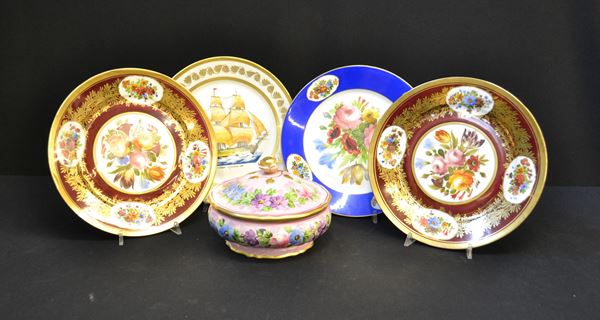Tre piatti, Vienna, secolo XIX  - Asta MOBILI, ARREDI E OGGETTI D'ARTE - Poggio Bracciolini Casa d'Aste