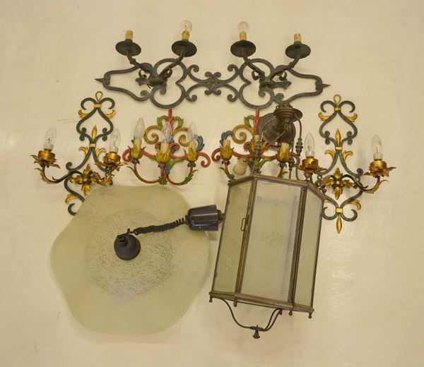 Cinque appliques e due lampadari, sec. XX