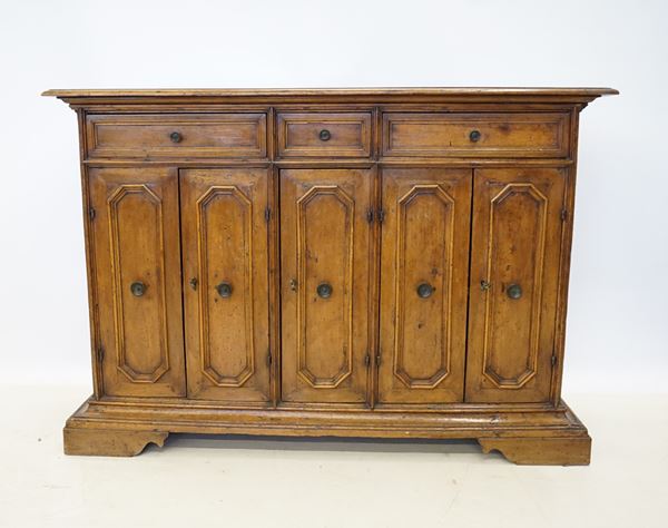 Credenza, in stile Settecento